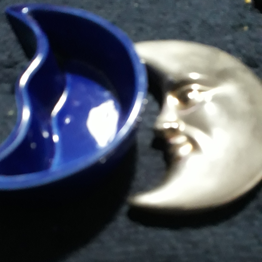 1979 VANDOR JAPAN HALF MOON MAN
